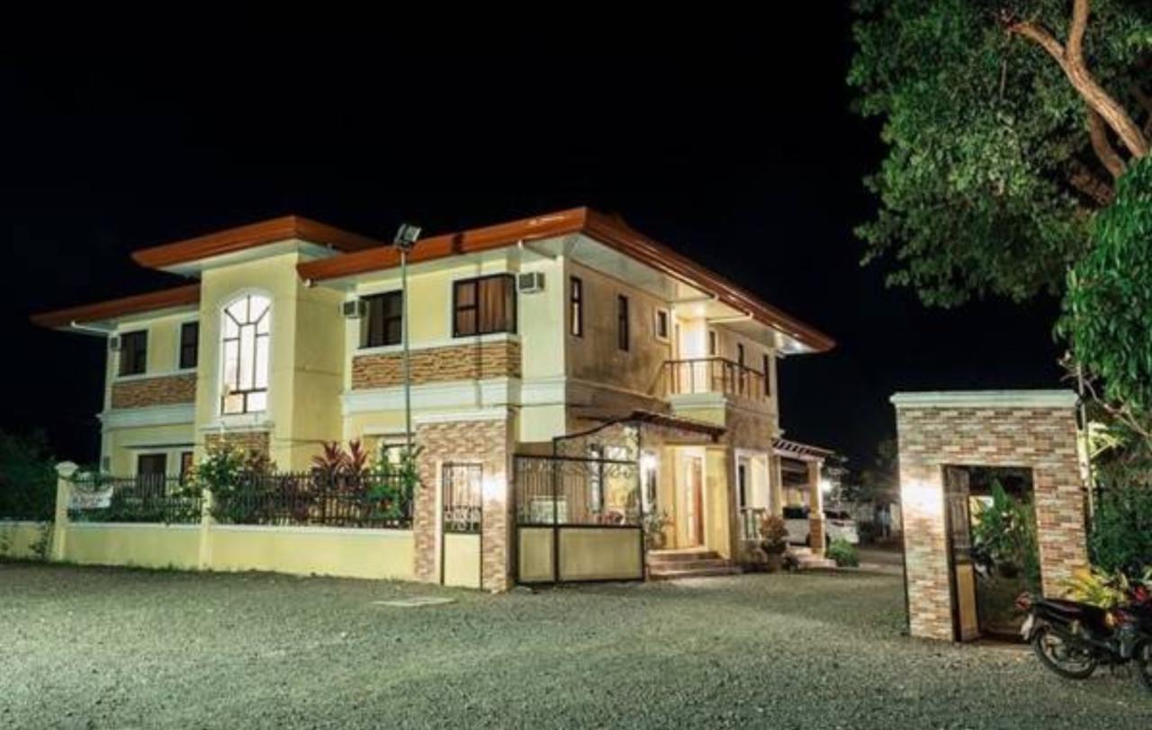 فندق كويزون سيتيفي  Maruyog'S Ridge Convention Center المظهر الخارجي الصورة